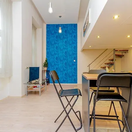 Colorful Cityscape Retreat By Nw * 布达佩斯