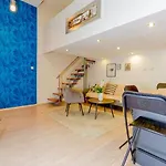Colorful Cityscape Retreat By Nw Apartament Budapeszt