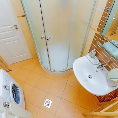 Daire Colorful Cityscape Retreat By Nw *