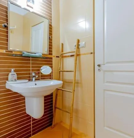 Daire Colorful Cityscape Retreat By Nw *