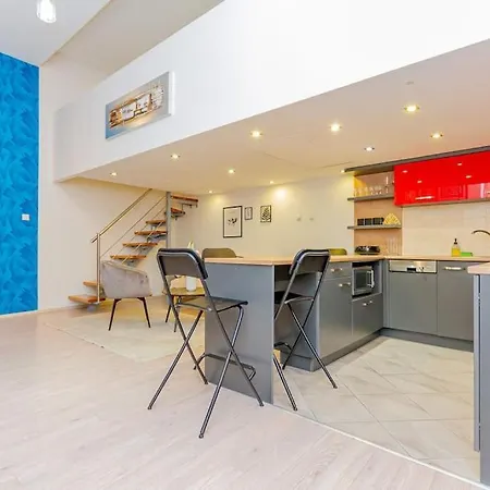 Daire Colorful Cityscape Retreat By Nw *